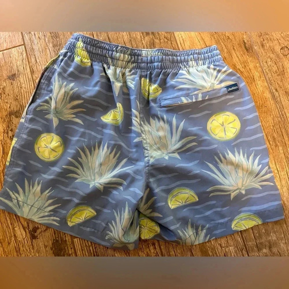 Chubbies The Salt Limes 5.5” Stretch Swim Trunks small - Picture 2 of 4